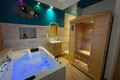 Image de La suite d'amour et détente jacuzzi et sauna