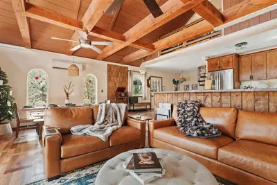 Image de Pine, Az Private Wellness Cabin with Casita, Treehouse, & Sauna