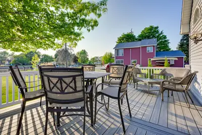Image de Riverfront Au Gres Cottage w\/ Fire Pit & Grill!