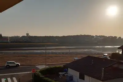 Image de Appartement avec 2 chambres idéalement placé à 150 m de la plage