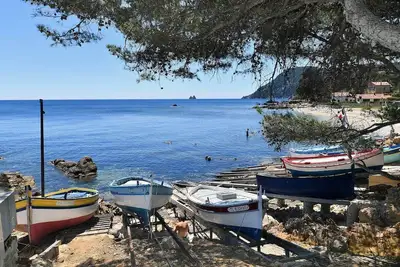 Image de Bas de villa T3 avec jardin près de la mer