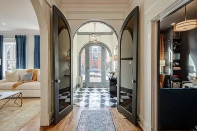 Image de Hobson Hall - A Poshabodes Luxury Home!