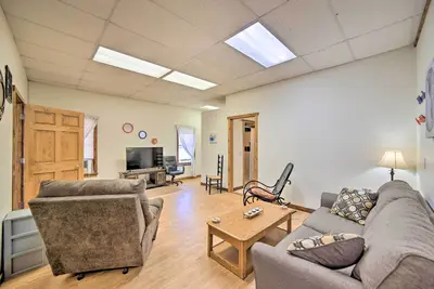 Image de 2 Mi to Ice Caves: Pet-Friendly Eben Junction Apt