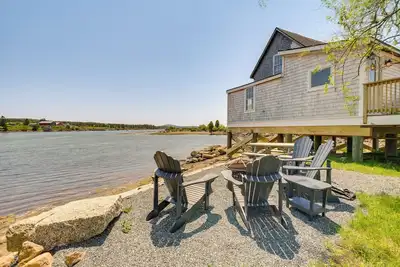 Image de Historic Winter Harbor Cottage w/ Waterfront Views