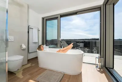 Image de Exclusively furnished 5-star 60 m2 top floor apartment with sun terrace - Sky Lodge