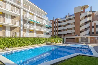 Image de Agréable appartement pour 5 personnes avec climatisation, piscine, Wifi, Tv et terrasse