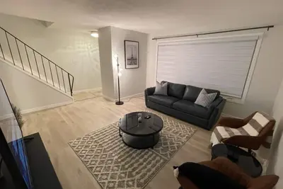 Image de Beautiful and Spacious 3 Bdr/3 Beds Home