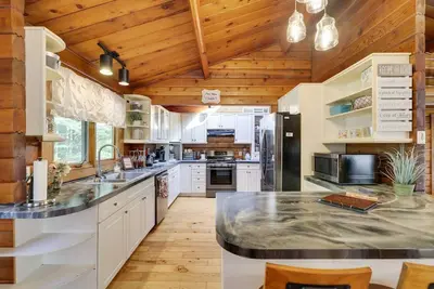 Image de Updated Cozy Cabin Family Pet Kind Near State Waterparks