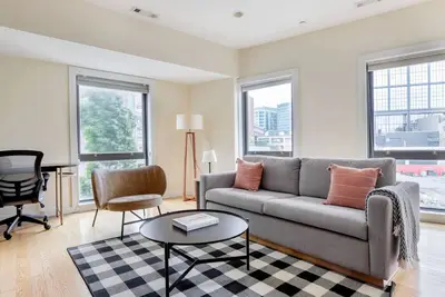 Image de Fantastic Fenway 2br w/ Gym & W/D, nr Restaurants & Shops, by Blueground
