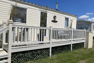 Pets Stay free 2 bedroom caravan at heacham beach