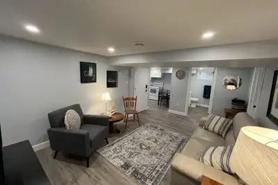Image de Brand New 2 bed / 1 bath Perfect for travellers and out-of-town professionals