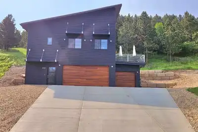 Image de Modern Rally Rental in the Heart of Spearfish - Paved Roads!