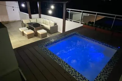 Image de Jacuzzi Terrace Condo/3Brs 3Bths