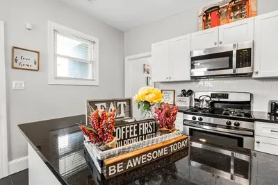 Image de Beautiful cozy 2bedroom getaway minutes away from the heart of Downtown Detroit!