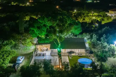 Image de Maison de vacances 'Koukounaria House' avec piscine privée, Wi-Fi et climatisation