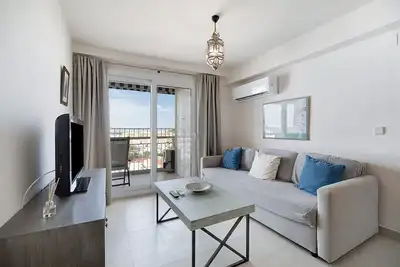 Image de Appartement de vacances \"Doña Amparo Chipiona Playa De Regla\" avec vue sur la mer et piscine