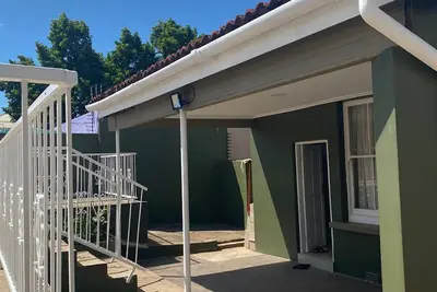Image de 16 sleeper house, 5 minutes to Moses Mabhida Stadium North Beach & Florida Road