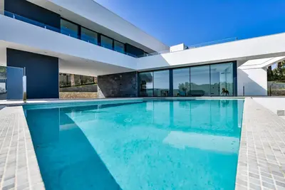 Image de Fantastic Modern Villa in top Location With sea Views