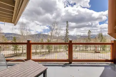 Image de Beautiful 2br condo located next to hiking trails!
