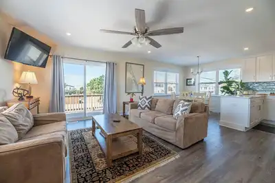 Image de The Cottonwood - Kdh Mp 5, 265 Yards to Beach, Oceanside, Year Round Flex Stays