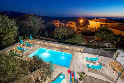 Image de Villa Anna-Lena with pool near sandy beach