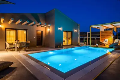 Image de River Villas 2 - Deux Chambres Villa, Couchages 4