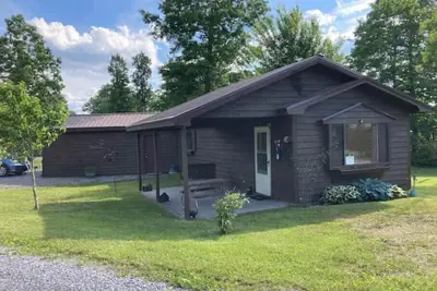 Image de Cozy Creek Cabin: 1-Bedroom Cabin next to Pipestem Resort