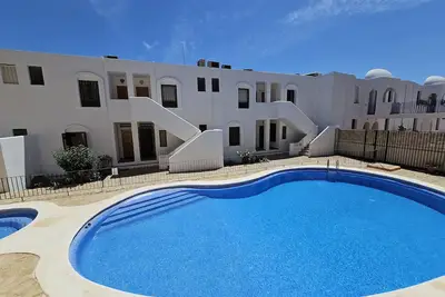 Image de Front line apartment with WiFi, Uktv, parking & spectacular seaviews.