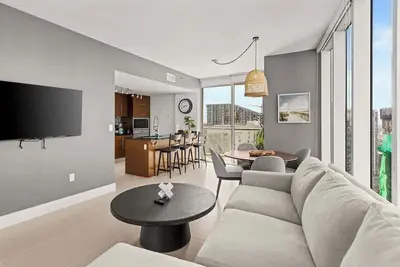 Image de Newly Renovated 2 Br @Icon Brickell | Spa+Gym+Pool