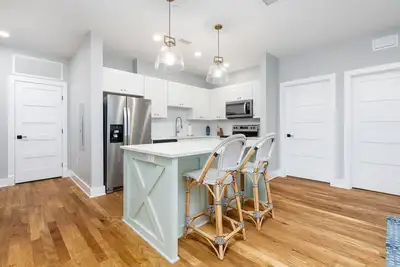 Image de Luxury 2 Bedroom Above Target in The Godbold Building Downtown Auburn - 201