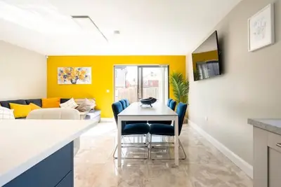 Image de 5 bed Spacious Luxury With Free Driveway Parking, Superfast Wifi, Close to City
