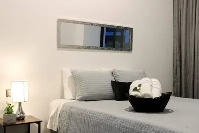 Image de Cayala 2 Bedroom Pool Front Apartment.