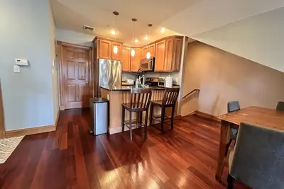 Image de 2br Top Floor Ph Apt w/ Private RoofDeck in Central Sq, minutes to Harvard&Mit