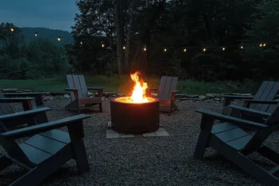 Image de Serene Haven: Nature, Deck, Views & Fireside Fun