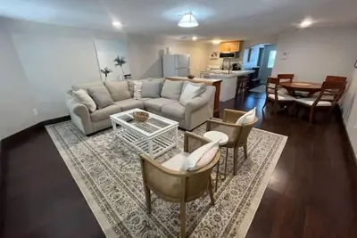 Chic, coastal studio: Anytime Mimosa