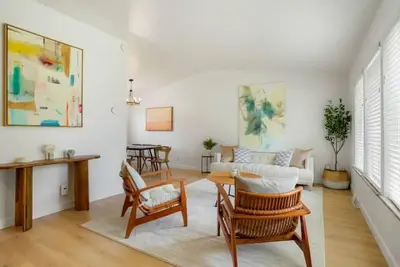 Image de Newly Renovated, Charming & Spacious Home w/Garage, hosted by DenverStays