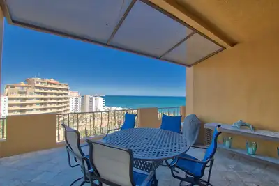 Image de Luxury Penthouse Beachfront Oceanfront Oasis Bella Sirena Resort Sandy Beach