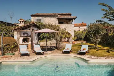 Image de Charming 3-Br villa for 6 with extra large pool and garden