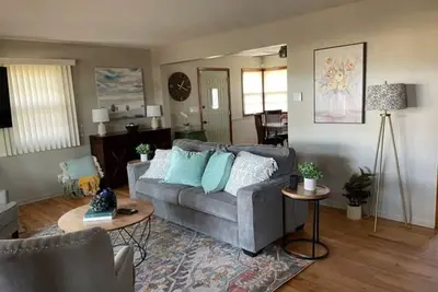 Image de 3+ Acre Serene and Quiet Park Like Setting Cottage Get Away Perfect for the Cws!