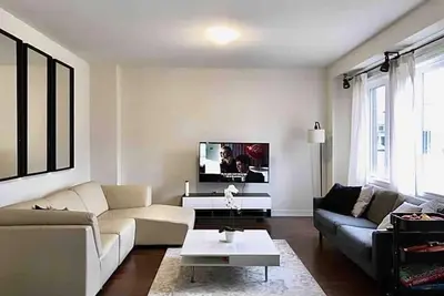 Image de Spacious 4bdrm Home-NiagaraFalls Retreat