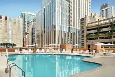 Image de Experience Soothing Moments & Luxury! Parking, Onsite Pool, Close to Navy Pier