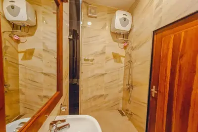 Image de Top Rich Hotel- Family Room, Lake View #1