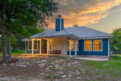 Image de Country Home on 5 Acres-15 Min to Snow's Bbq