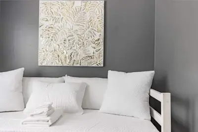 Image de The Farmhouse Retreat 2BrPerfect downtown location