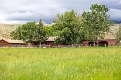 Image de Amazing views -Three  bedroom home between Cody and the East Gate to Yellowstone