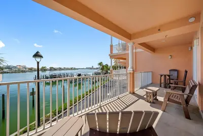 Image de Harborview CondOasis --Color Me Fun! --Surrounded by Waters of Clearwater Beach.