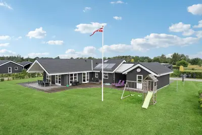 Image de Belle maison à Hadsund avec sauna