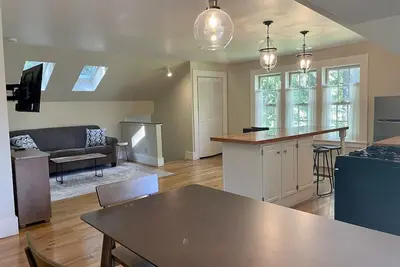 Image de Cooper Park Carriage House - Downtown Cooperstown!