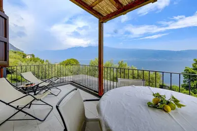 Image de \"oleandro\" Apartment Directly on the Lake