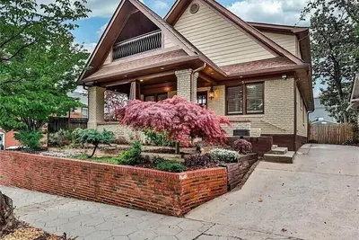 Image de Luxury Living w/ Skyline View+Wine Bar+Huge Master Suite near Pcm & Beltline